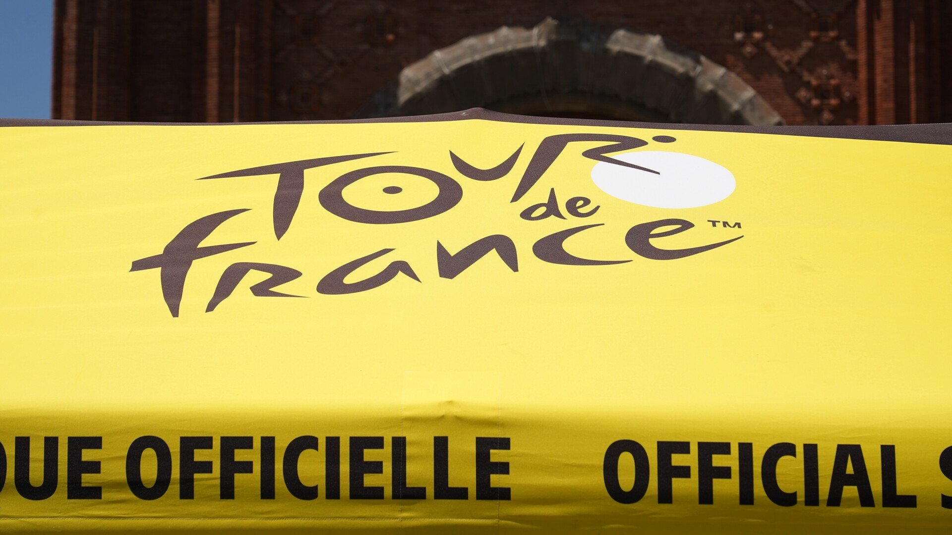 Le Tour de France attire aussi les arnaqueurs, et ça devient sérieux. © Adam McCullough / Shutterstock