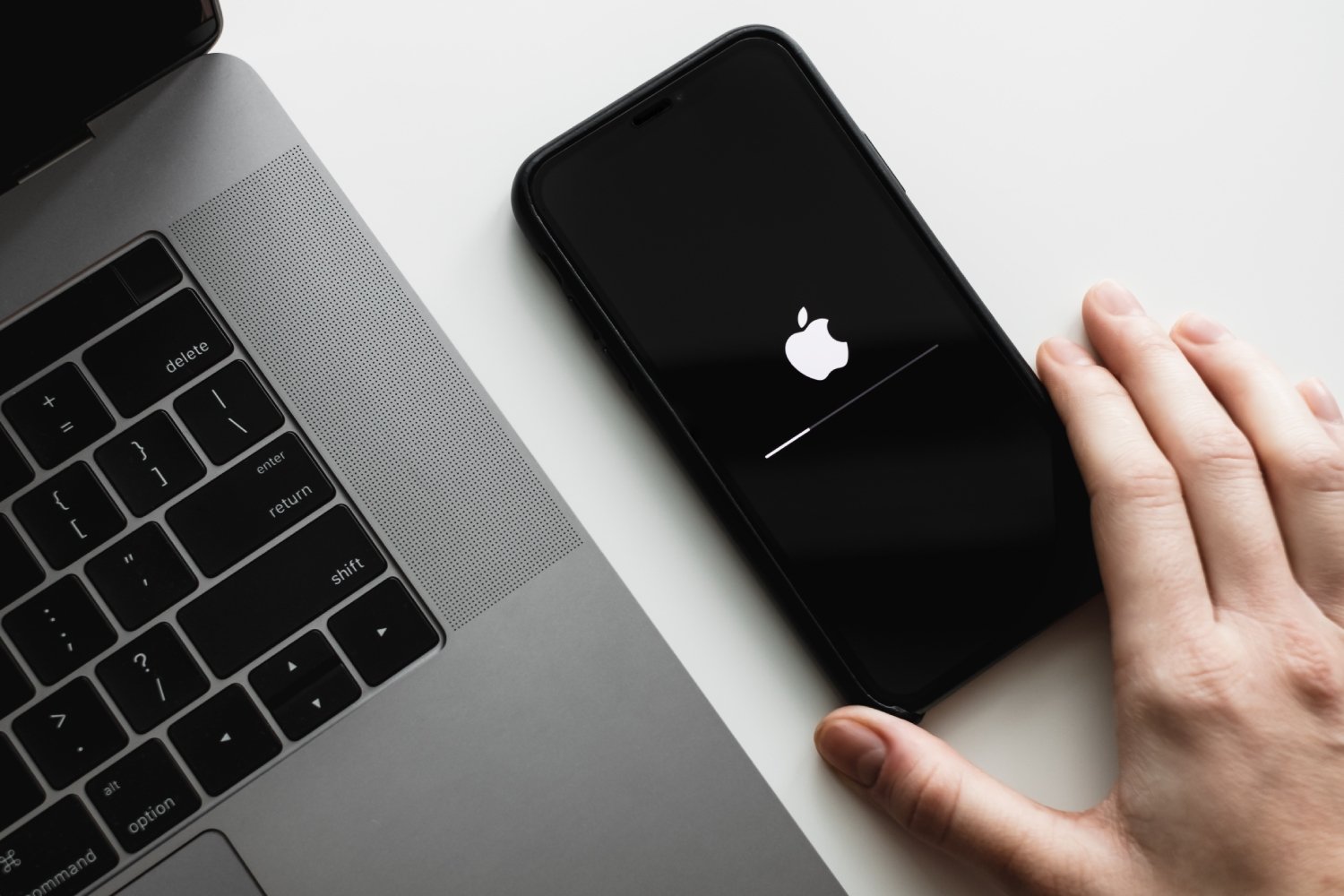 La dernière mise à jour iOS est disponible. © nikkimeel / Shutterstock