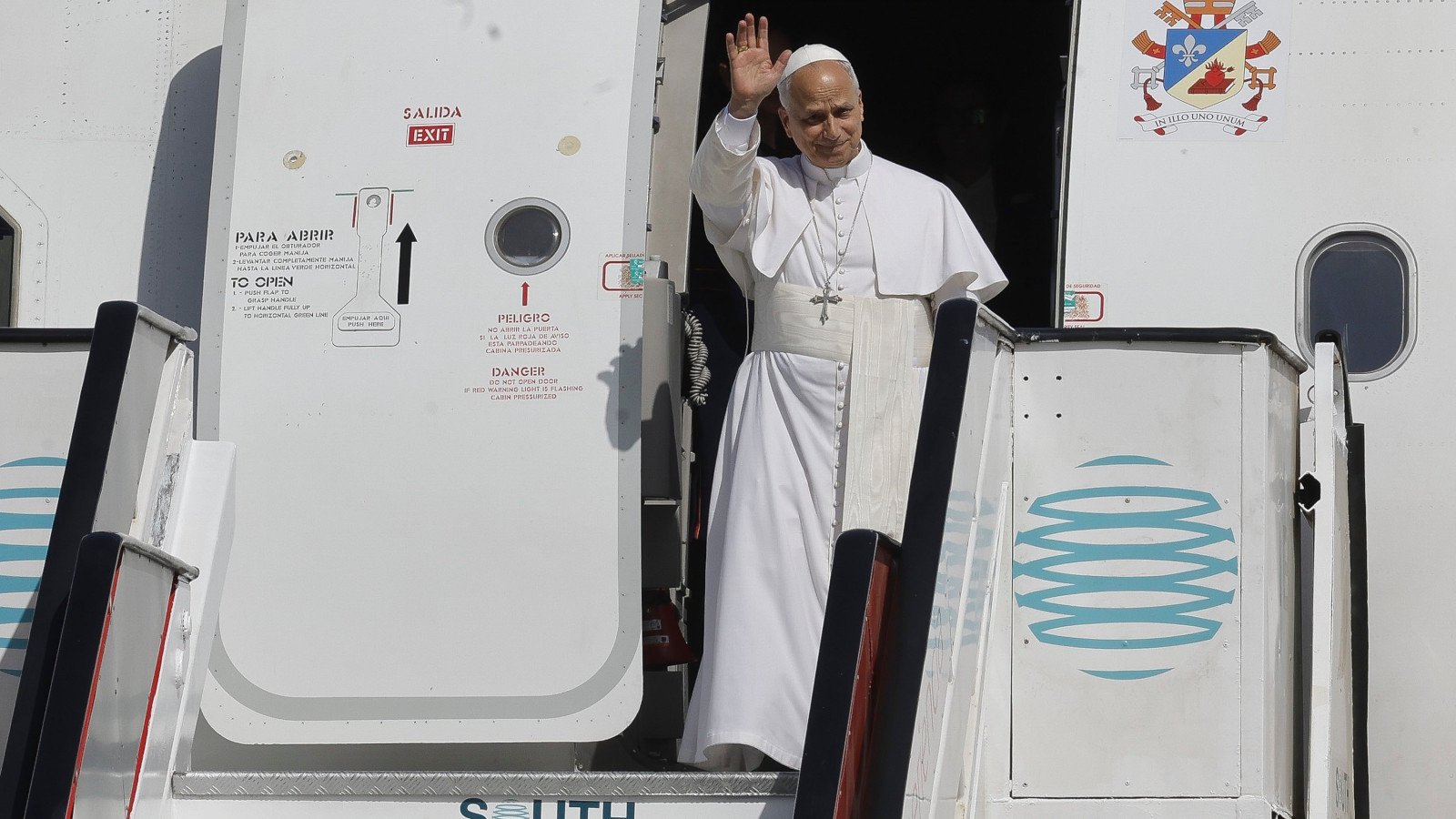 Arrivé en France ce vendredi 25 septembre, le pape Léon XIV entame une visite de quatre jours dans l'Hexagone avec des étapes à Paris, Saint-Denis, Lourdes et Metz. ©Oscar Gonzalez Fuentes x Shutterstock