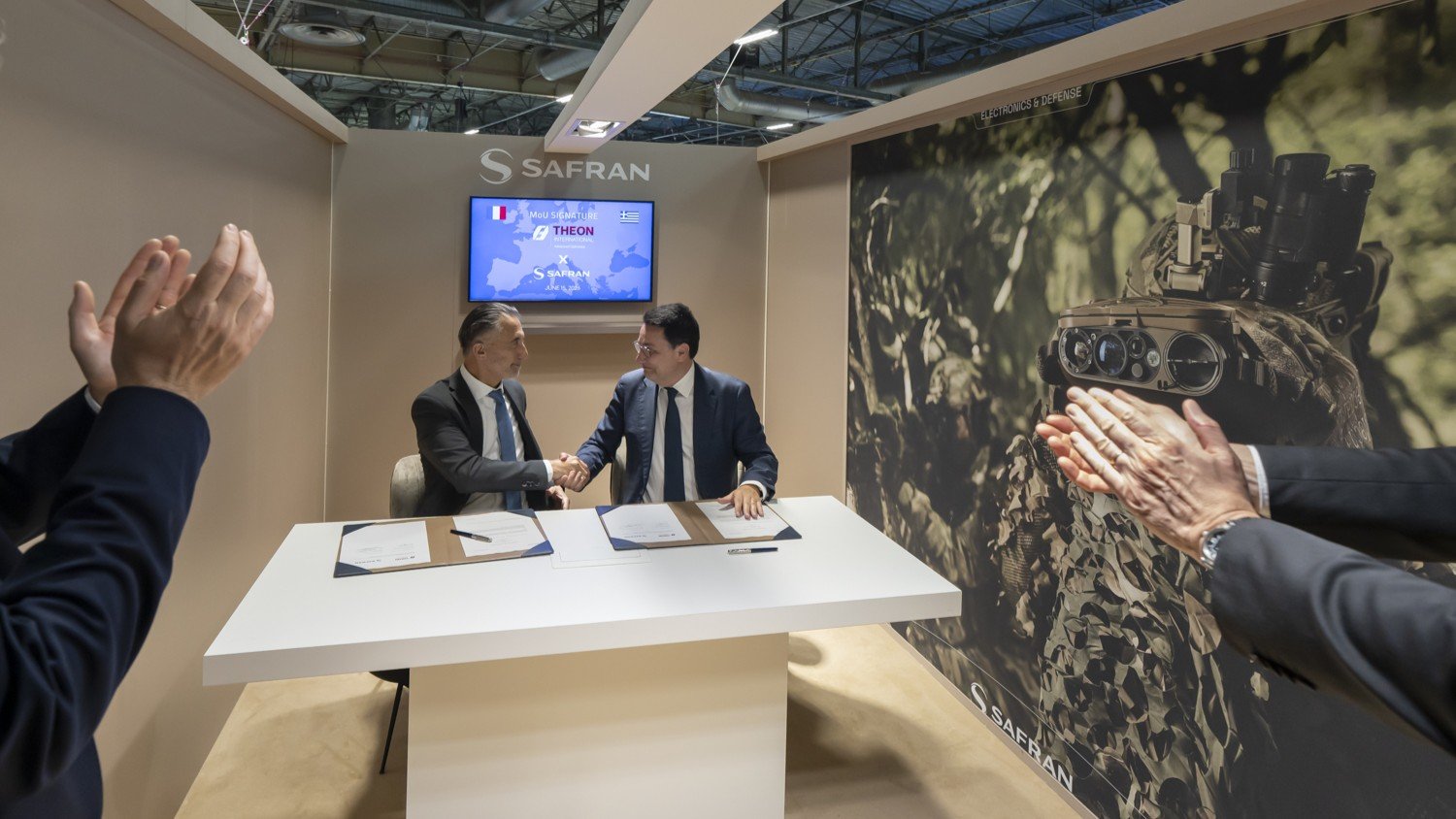 La signature entre Theon et Safran. © Safran