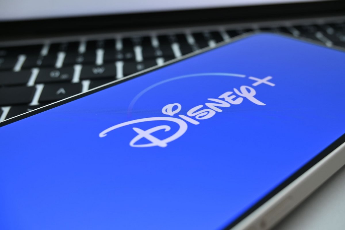 Disney+ devient plus facilement inaccessible financièrement en passant par son opérateur télécom. © miss.cabul / Shutterstock