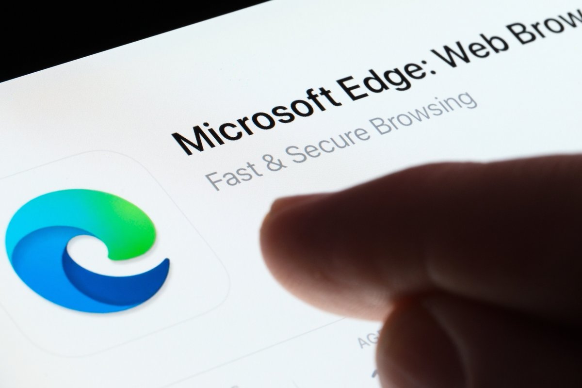 Avec ce LLM, le navigateur Edge pourrait traiter l'IA en local sur Windows 11. © Ascannio / Shutterstock