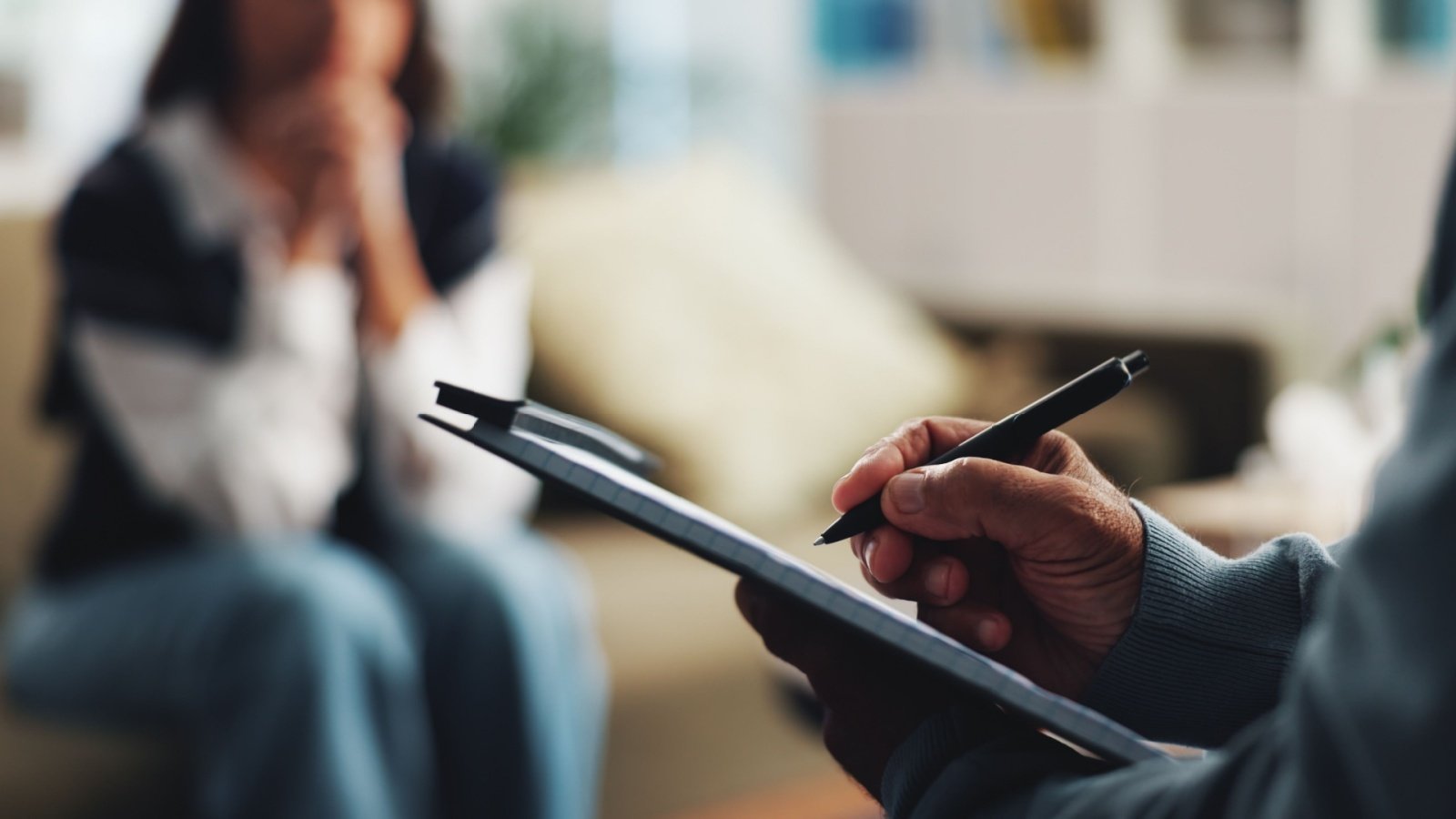 Aucune application ou intelligence artificielle ne remplace le suivi par un professionnel de santé mentale - ©PeopleImages.com - Yuri A / Shutterstock