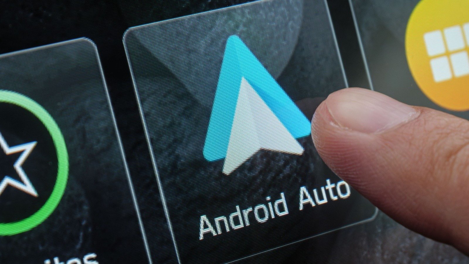 Android Auto proposera bientôt une nouvelle interface. ©Topuria Design / Shutterstock