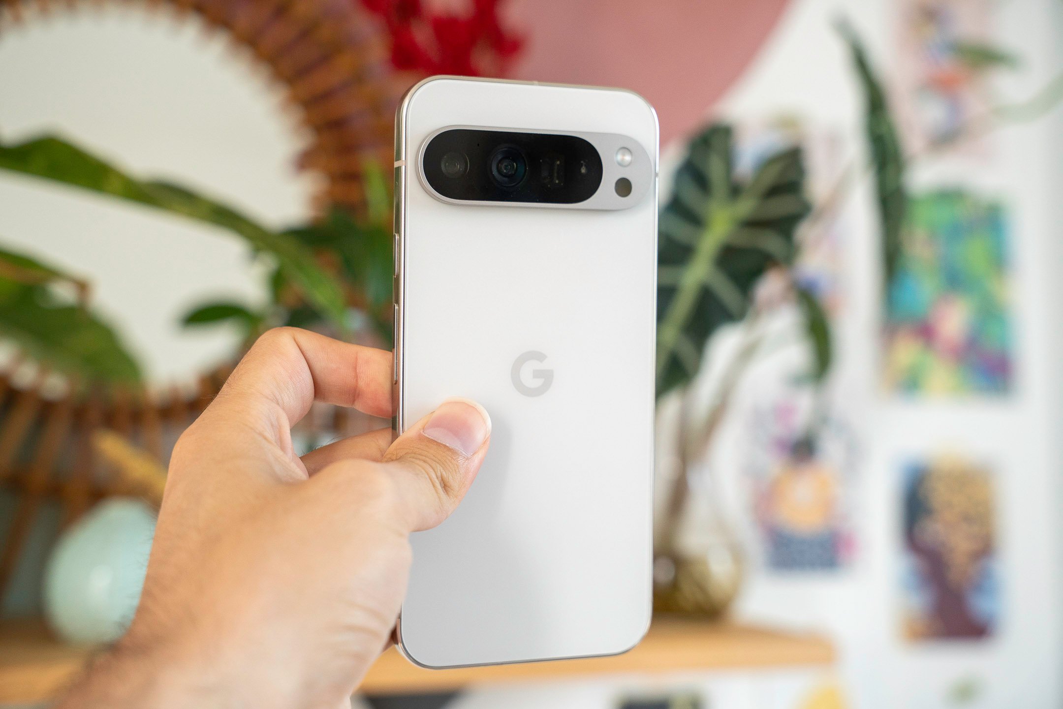 Le design du Google Pixel 9a devrait nous réserver quelques surprises © Pierre Crochart pour Clubic.com