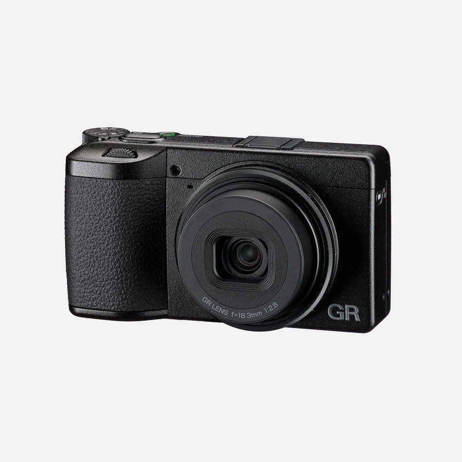 Le Ricoh GR IV est la star des appareils photo compacts. © Ricoh