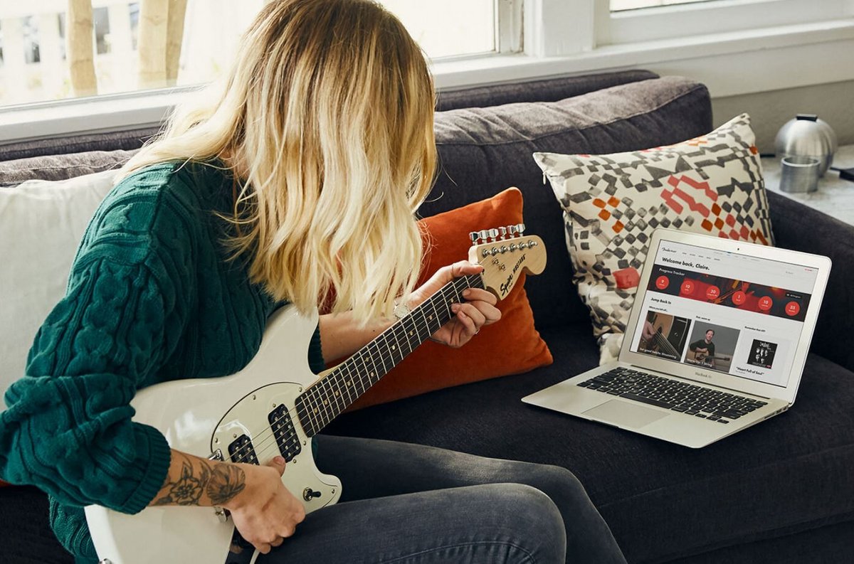 Accordez les guitares, l'application Fender Play arrive sur les Smart TV Samsung. ©Fender