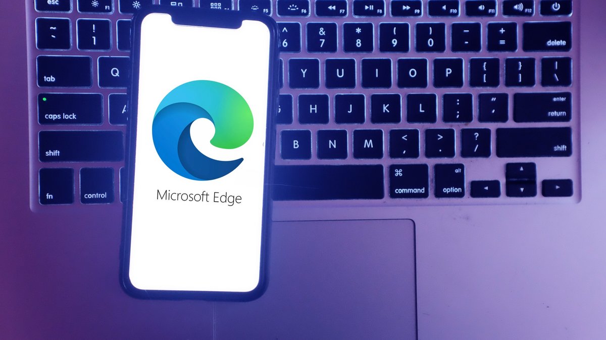 Plus d'un an après Android, les extensions débarquent sur Edge pour iOS. © DANIEL CONSTANTE / Shutterstock