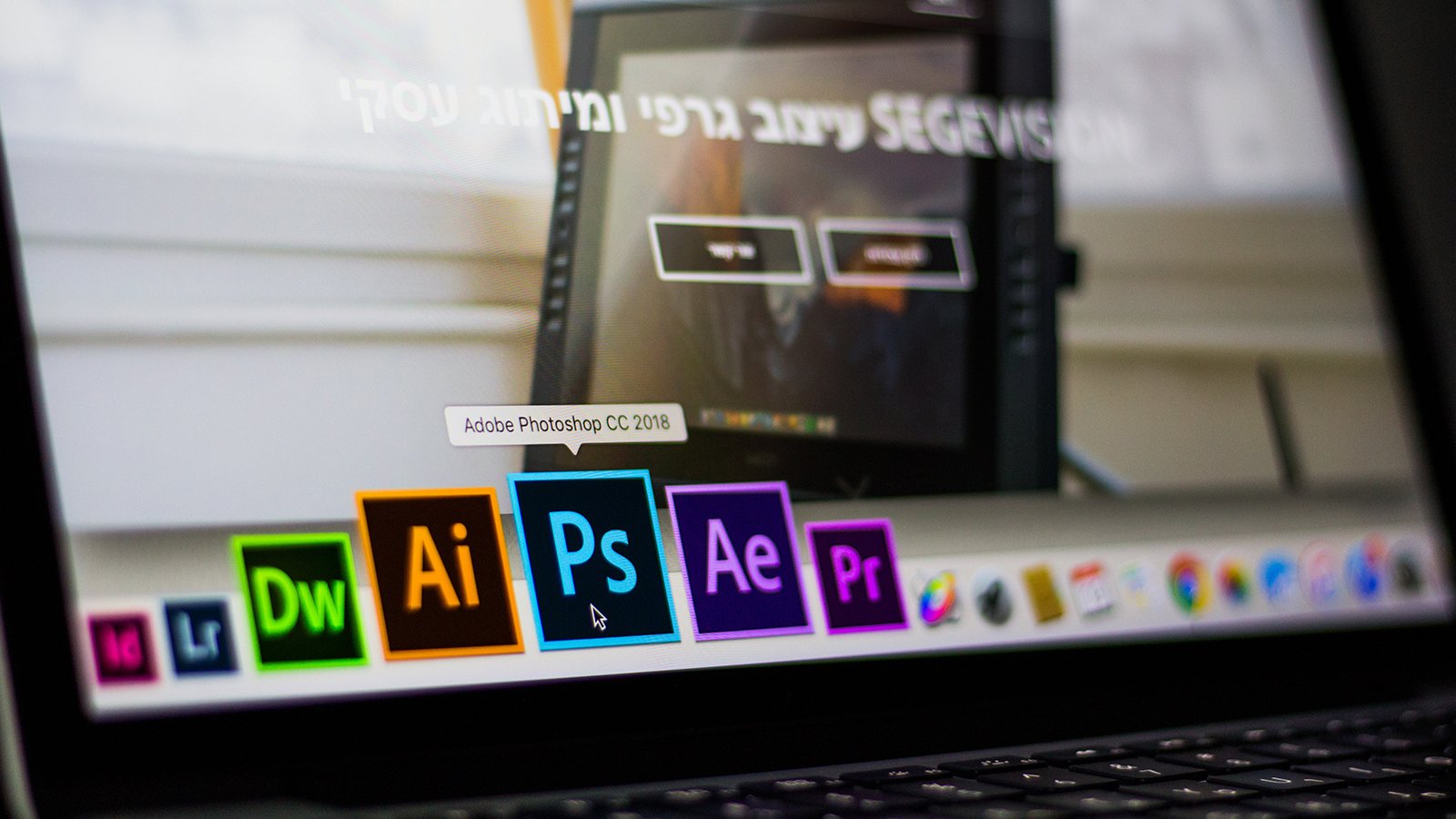 suite_adobe1600