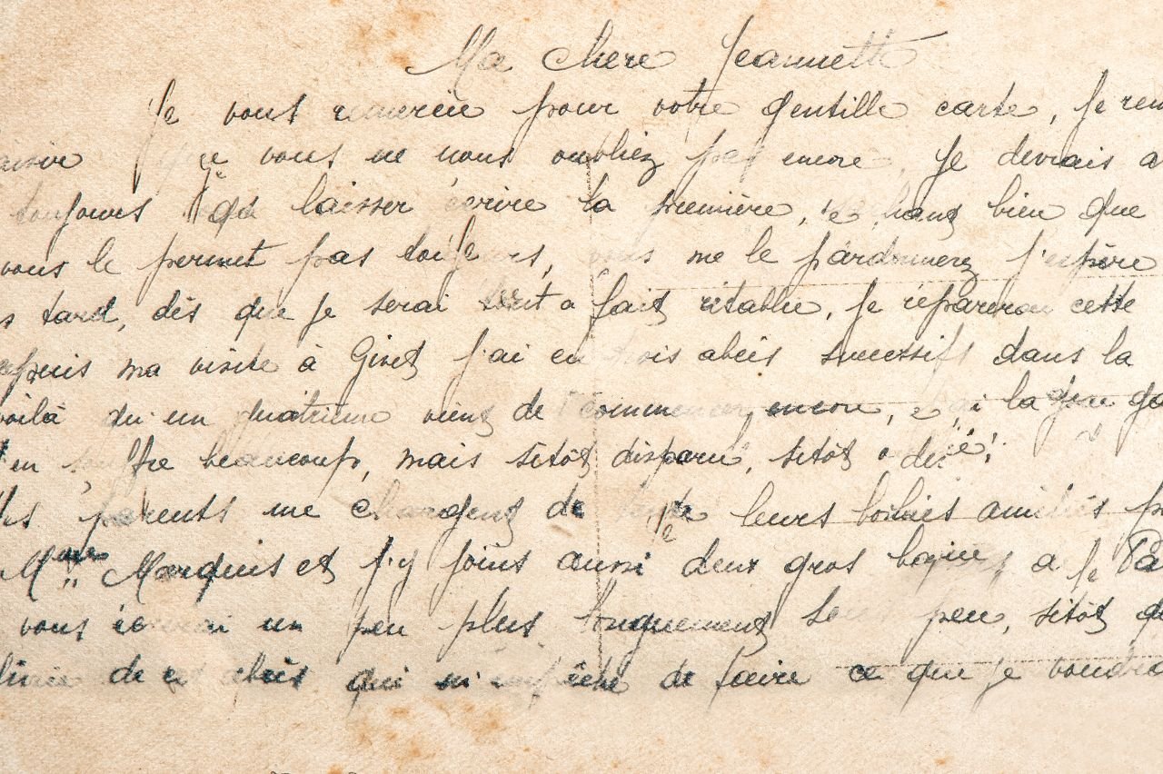 Aujourd'hui, certains d'entre nous n'ont plus le temps d'écrire - ©LiliGraphie / Shutterstock