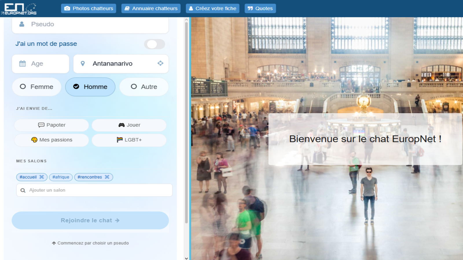 Chat EuropNet permet de rejoindre des salons de discussion en ligne autour de différents thèmes, avec un accès rapide depuis un navigateur web. Le service propose une expérience simple pour échanger avec d’autres utilisateurs, sans installation obligatoire. © EuropNet