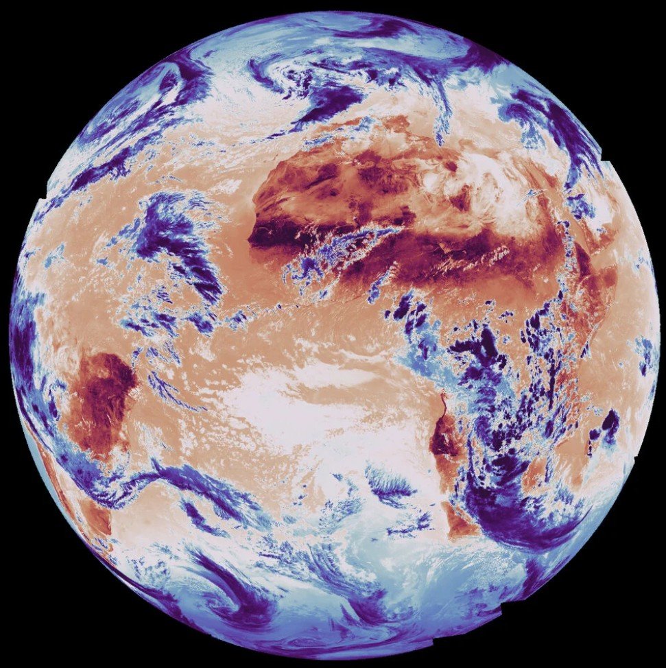 Vue détaillée des températures de surface et du sommet des nuages captée par l'instrument de sondage infrarouge (IRS) du satellite MTG-S1, opérant via la détection des ondes longues. © European Space Agency