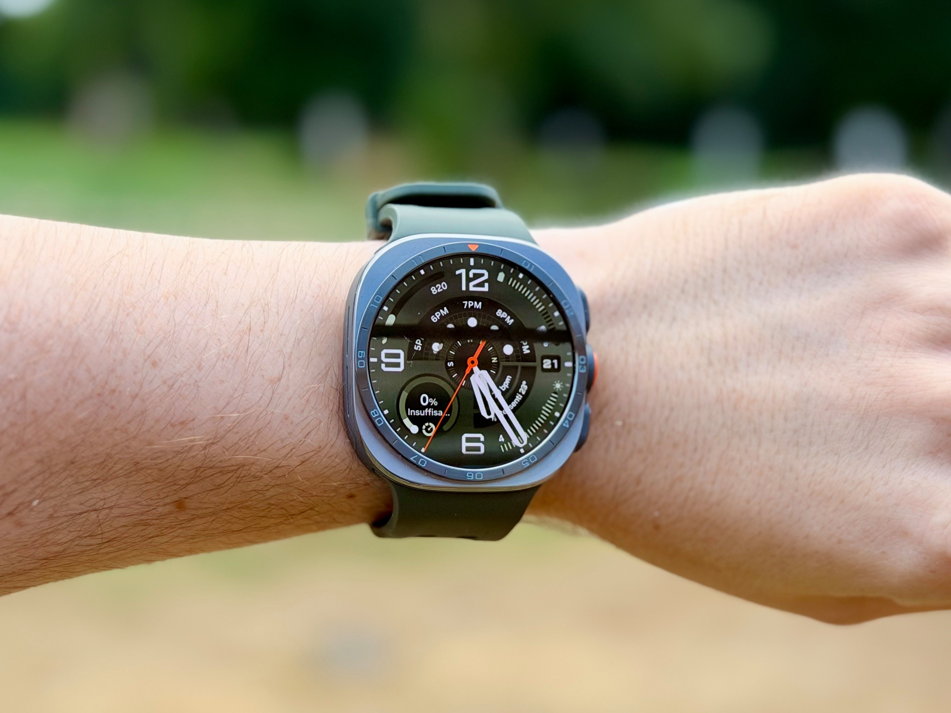 La Samsung Galaxy Watch Ultra 2 affine son design et muscle sa fiche technique ©Mathieu Grumiaux pour Clubic