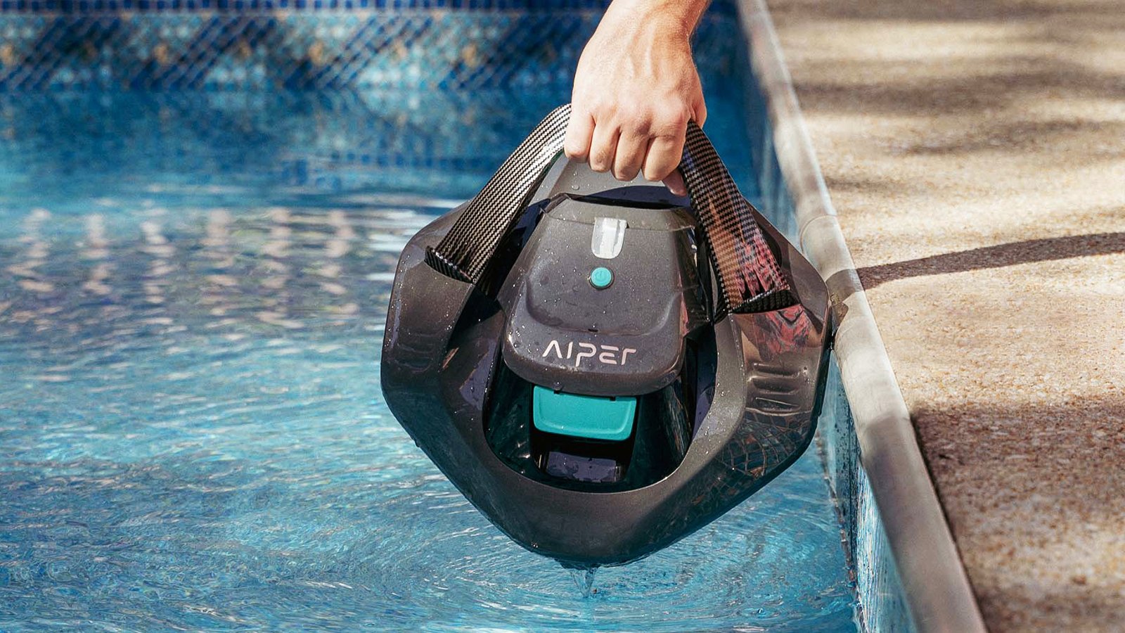 Aspirateurs piscine pas chers : 3 modèles sans fil qui font le boulot à votre place ! © Amazon