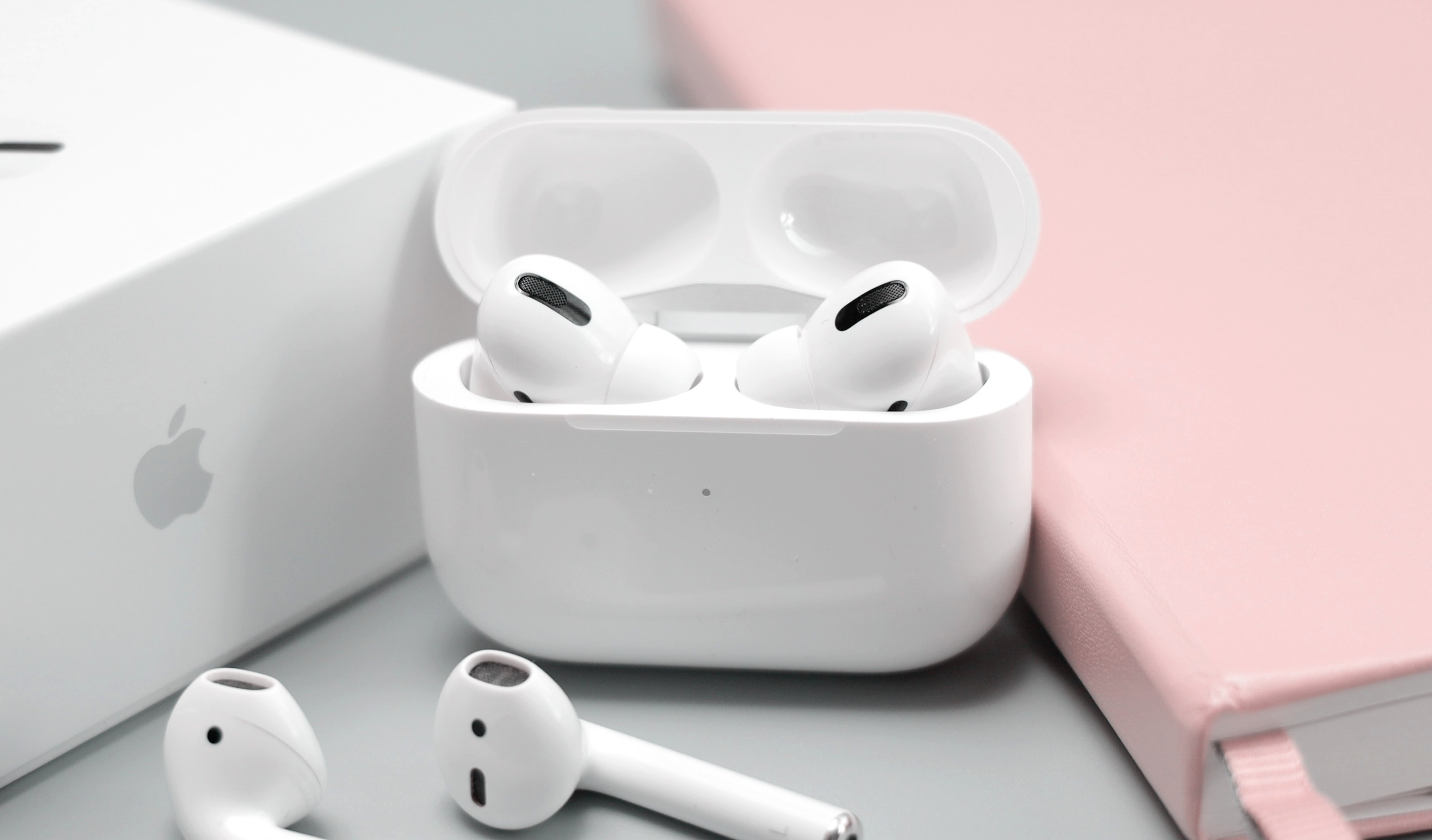 Faudra-t-il bientôt dire au revoir aux AirPods de 2ᵉ et 3ᵉ génération ? © Daniel Romero / Unsplas