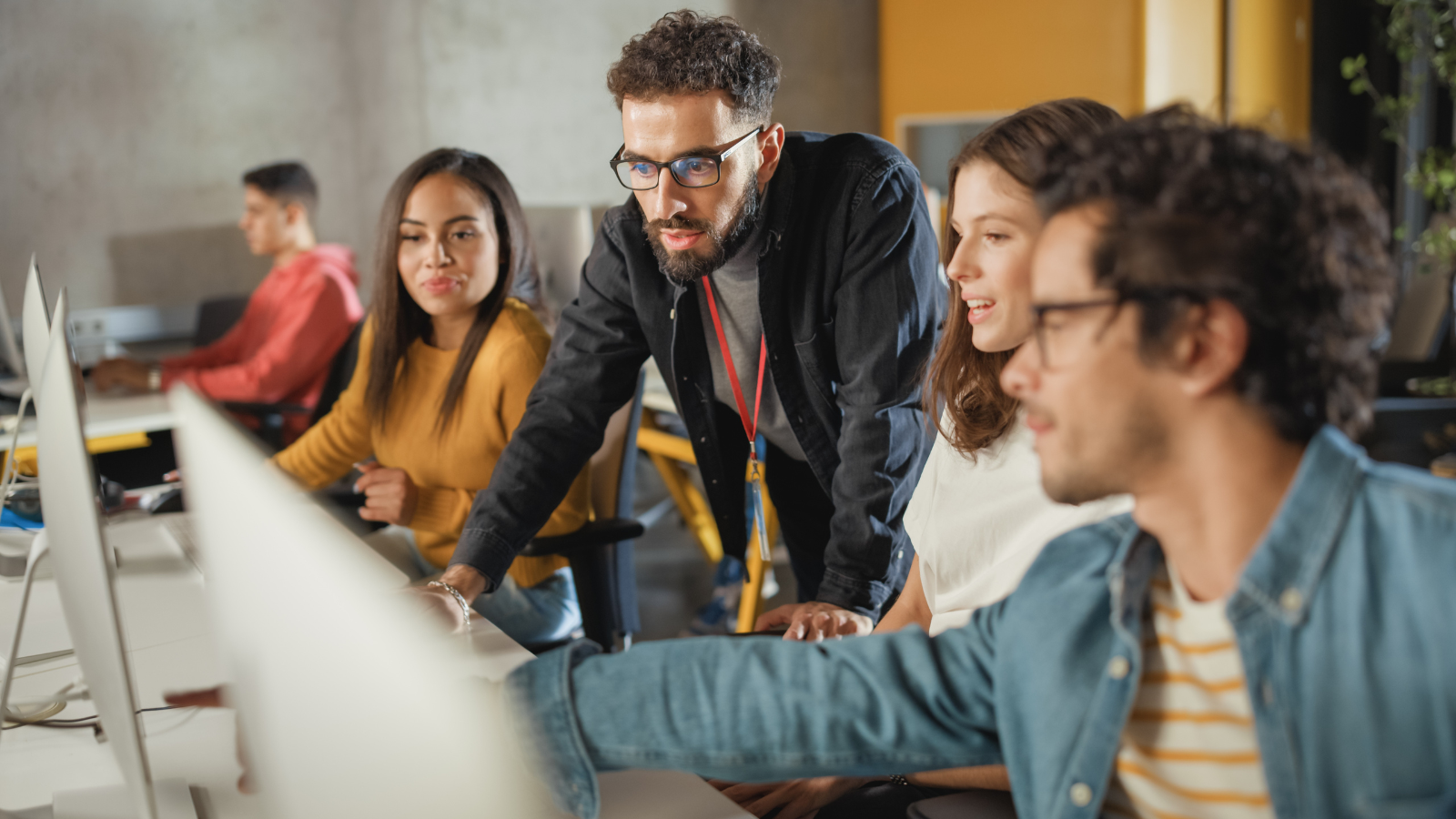 Étudier à l'étranger sans mauvaise surprise bancaire : le détail que peu d'étudiants vérifient avant de partir © Shutterstock
