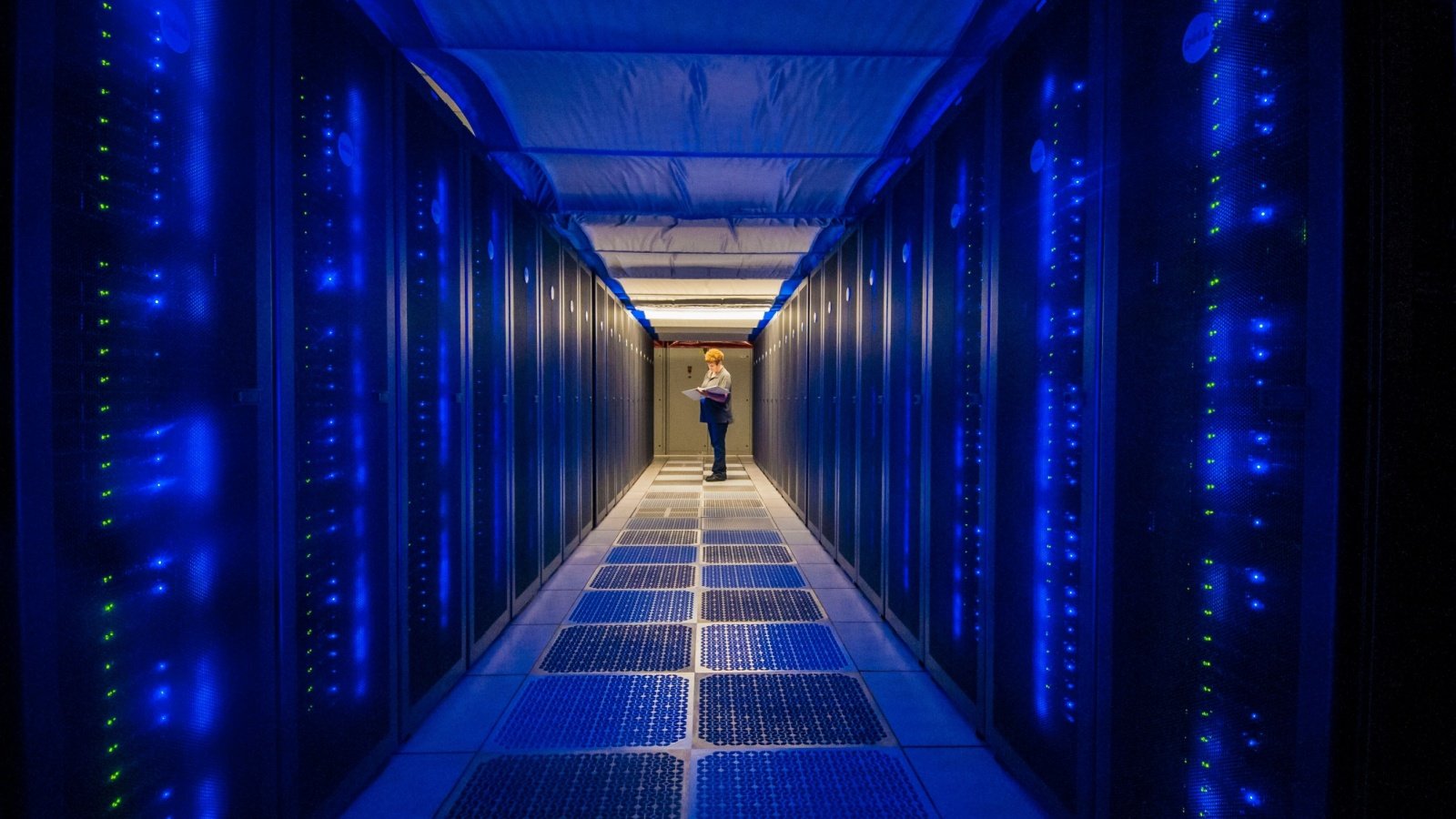 Les fichiers, qui auraient transité pendant six mois via un botnet déployé après une entrée par domaine VPN compromis, couvriraient l'aéronautique, la recherche militaire, la bioinformatique et la simulation de fusion nucléaire - ©Rawpixel.com / Shutterstock