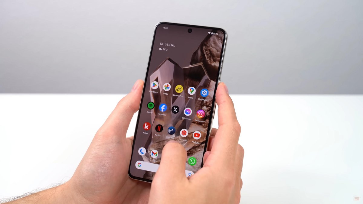 Gemini se ferait une place sur l'écran d'accueil des Google Pixel © Gabo_Arts / Shutterstock.com