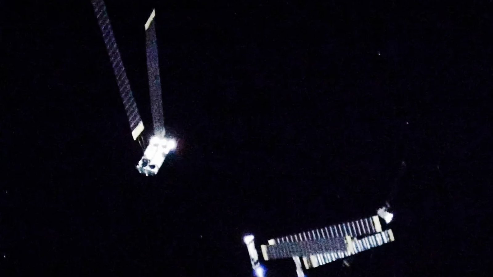 Deux Starlink V3 en orbite. ©SpaceX