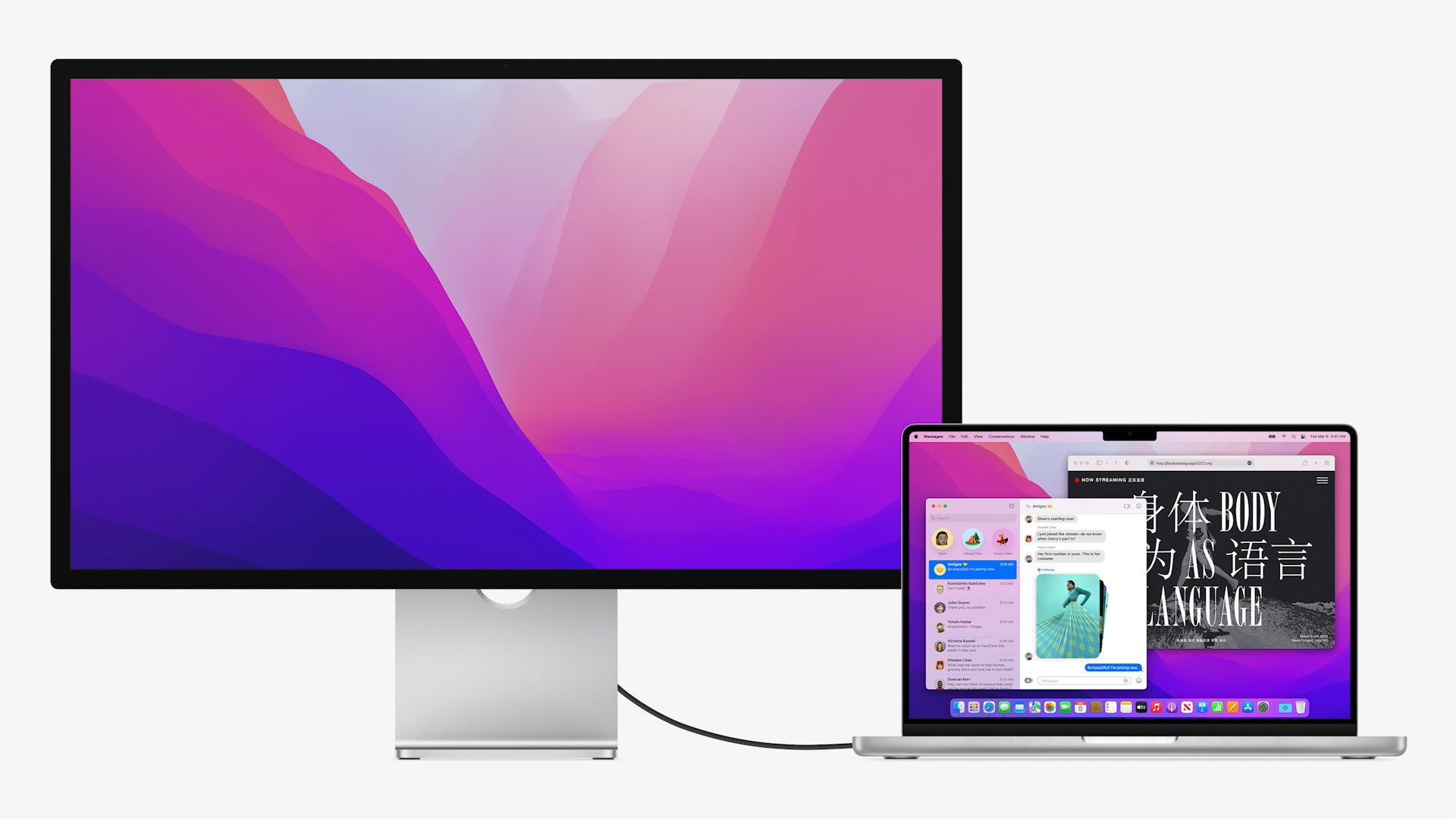 L'Apple Studio Display en compagnie d'un MacBook Pro // © Apple