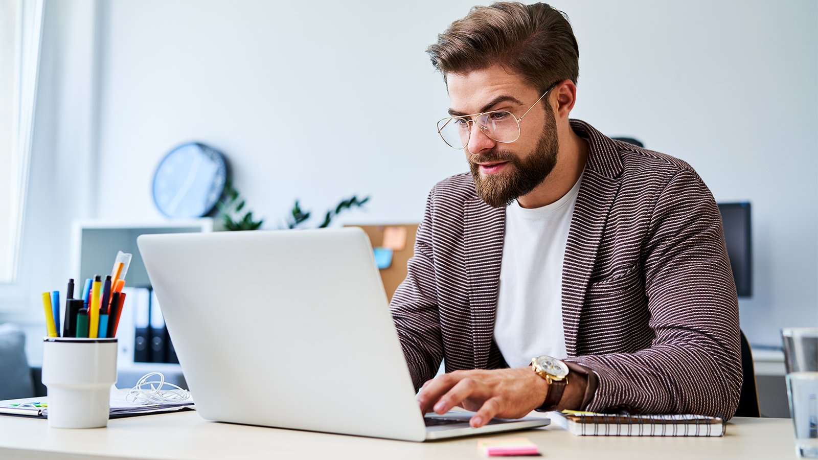 Souvent proposée en version d'essai sur un nouvel ordinateur, Microsoft 365 rejoint vos rangs à moindres frais.