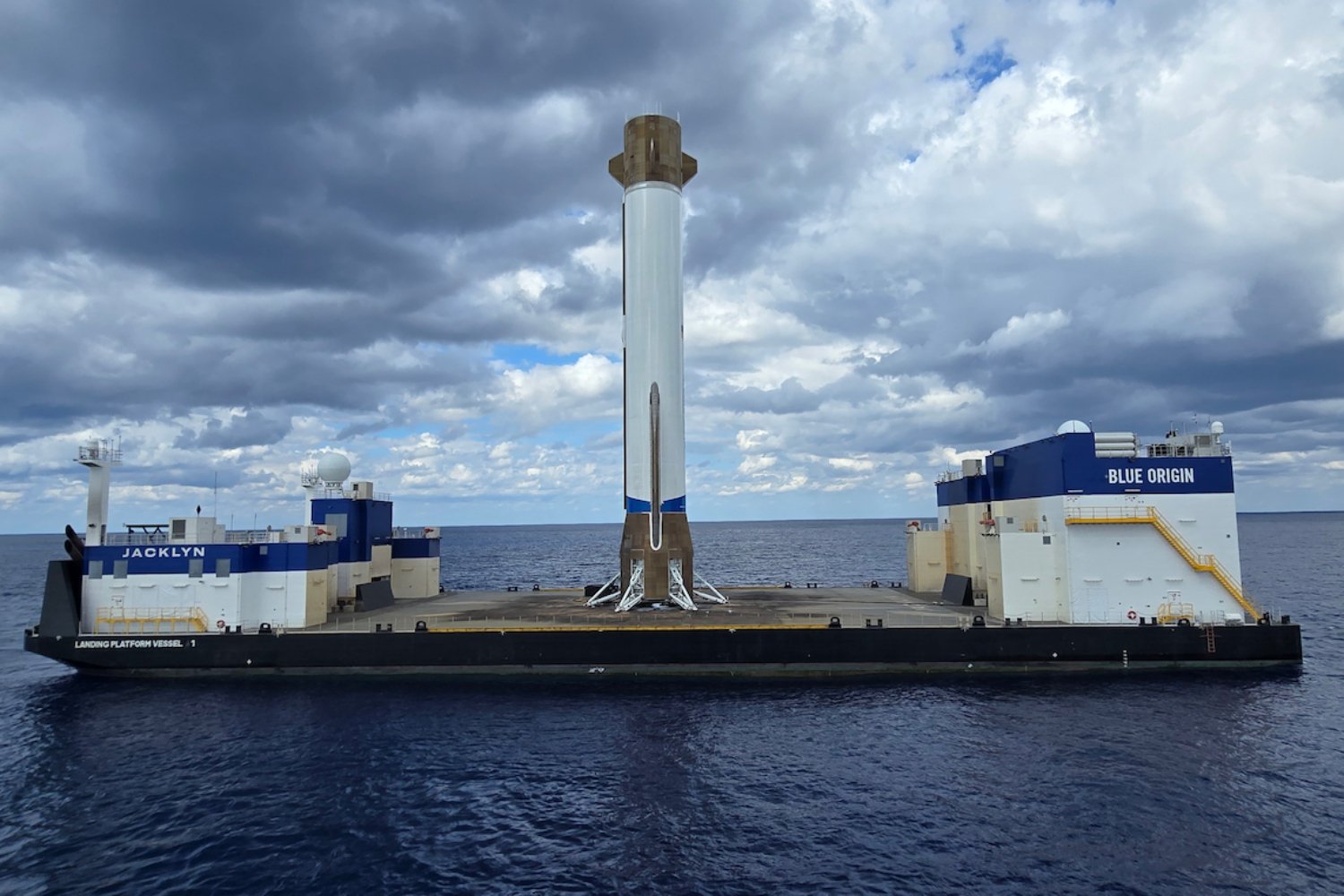 Le premier étage de New Glenn après son second vol. ©Blue Origin