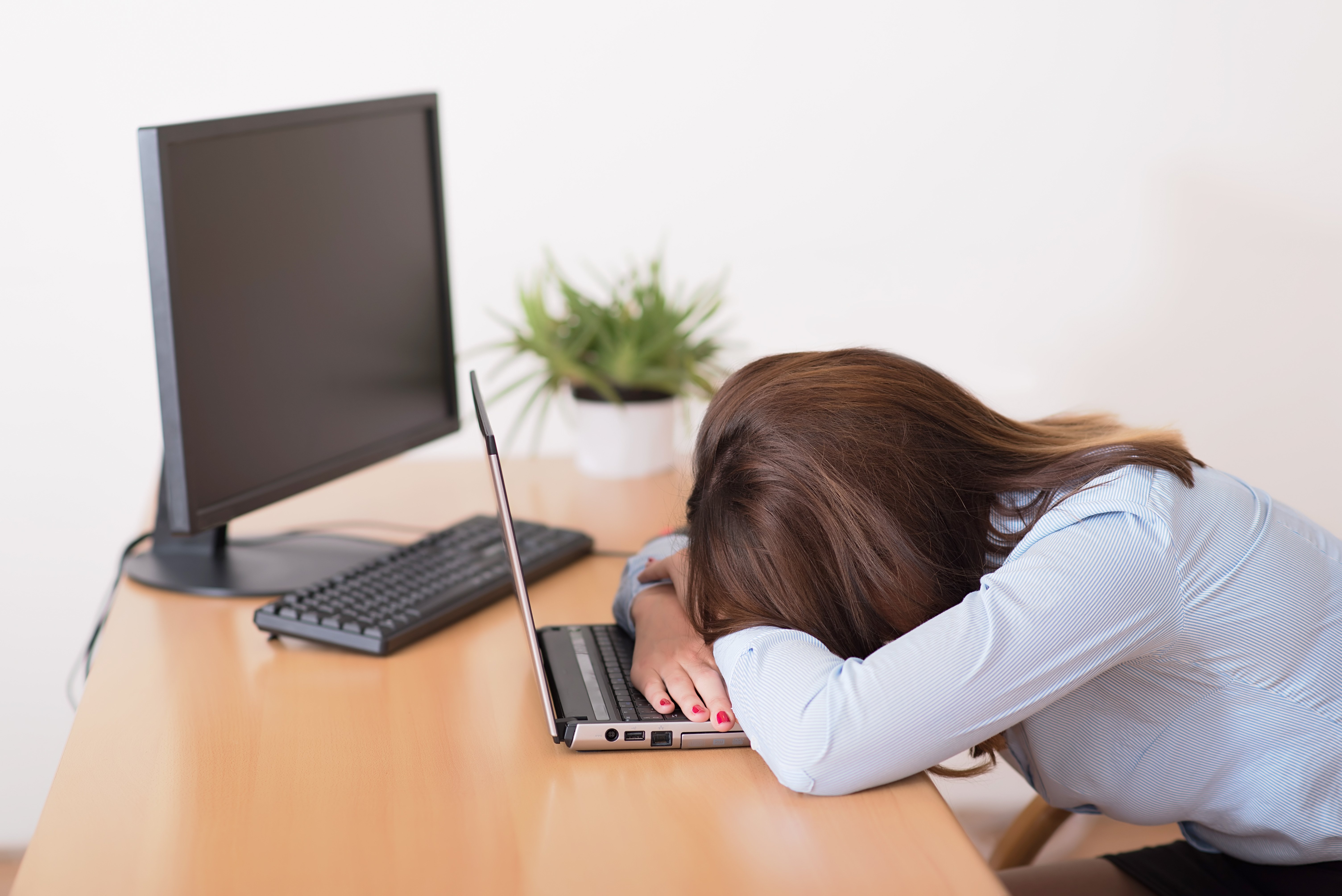 Des dossiers partagés inaccessibles : une épine dans le pied pour les professionnels utilisant OneDrive. © SasaStock / Shutterstock