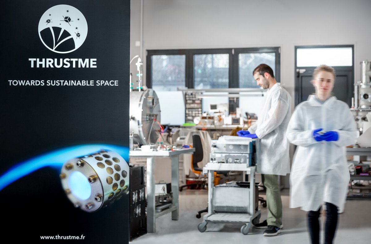 Les petits moteurs de la startup ThrustMe à l'iode peuvent permettre à des satellites de très petite taille de se désorbiter en fin de vie. Crédits ThrustMe