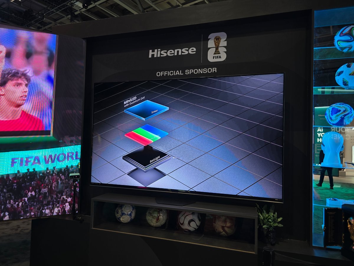 L'Hisense U9 exposé sur le stand de la marque lors de l'IFA 2025. © Matthieu Legouge