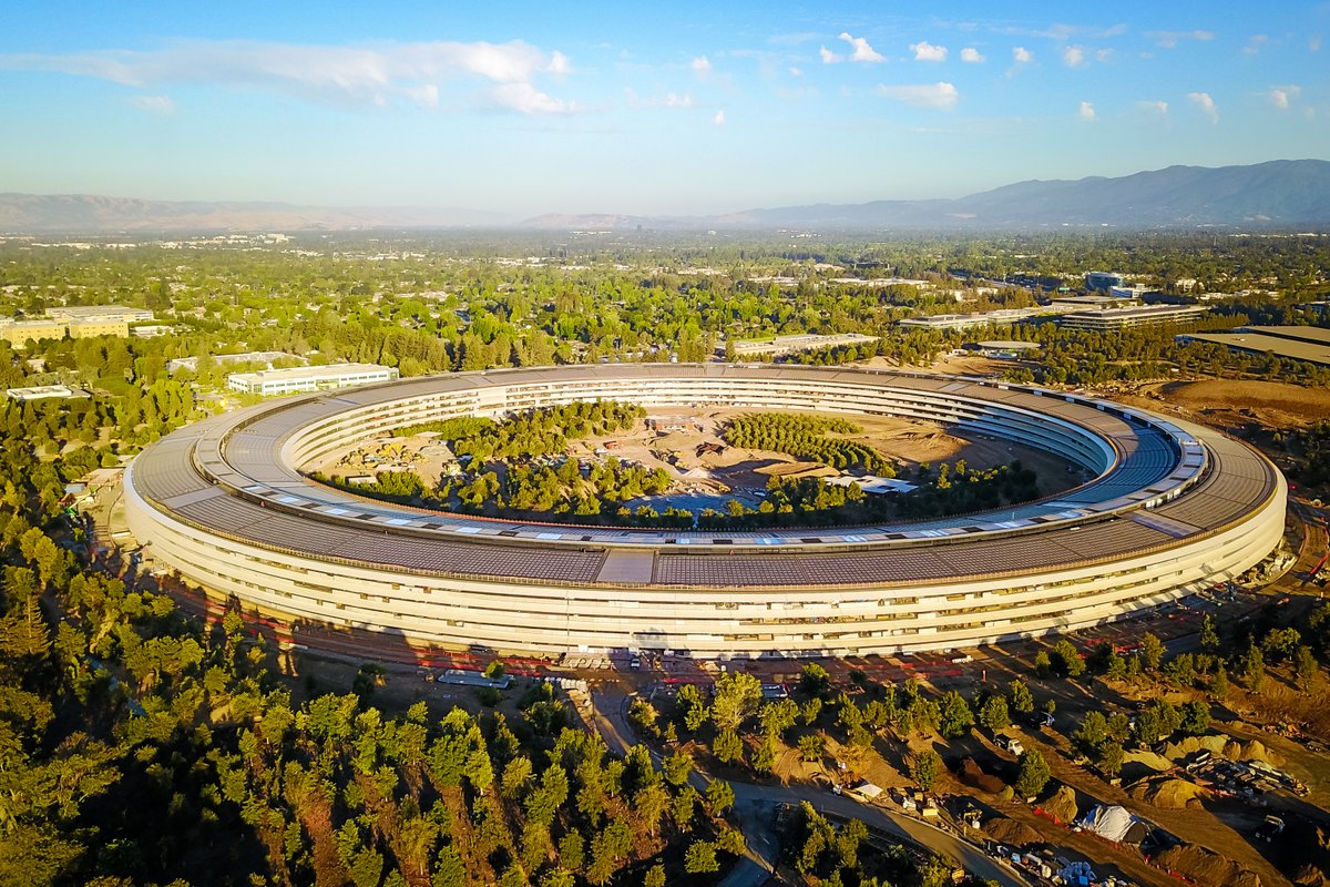  Le siège social d'Apple à Cupertino en Californie. © Uladzik Kryhin / Shutterstock