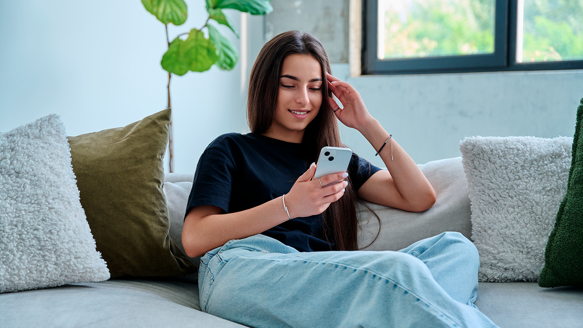 Grâce à ses réductions et avantages, l’opérateur facilite le passage à un smartphone plus performant ©Shutterstock