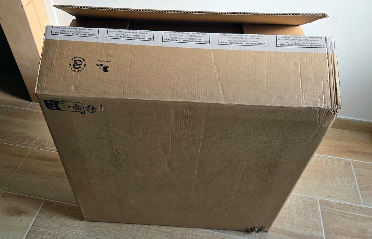 Le carton anonymisé est parfait pour éviter les vols. ©le Studio Clubic