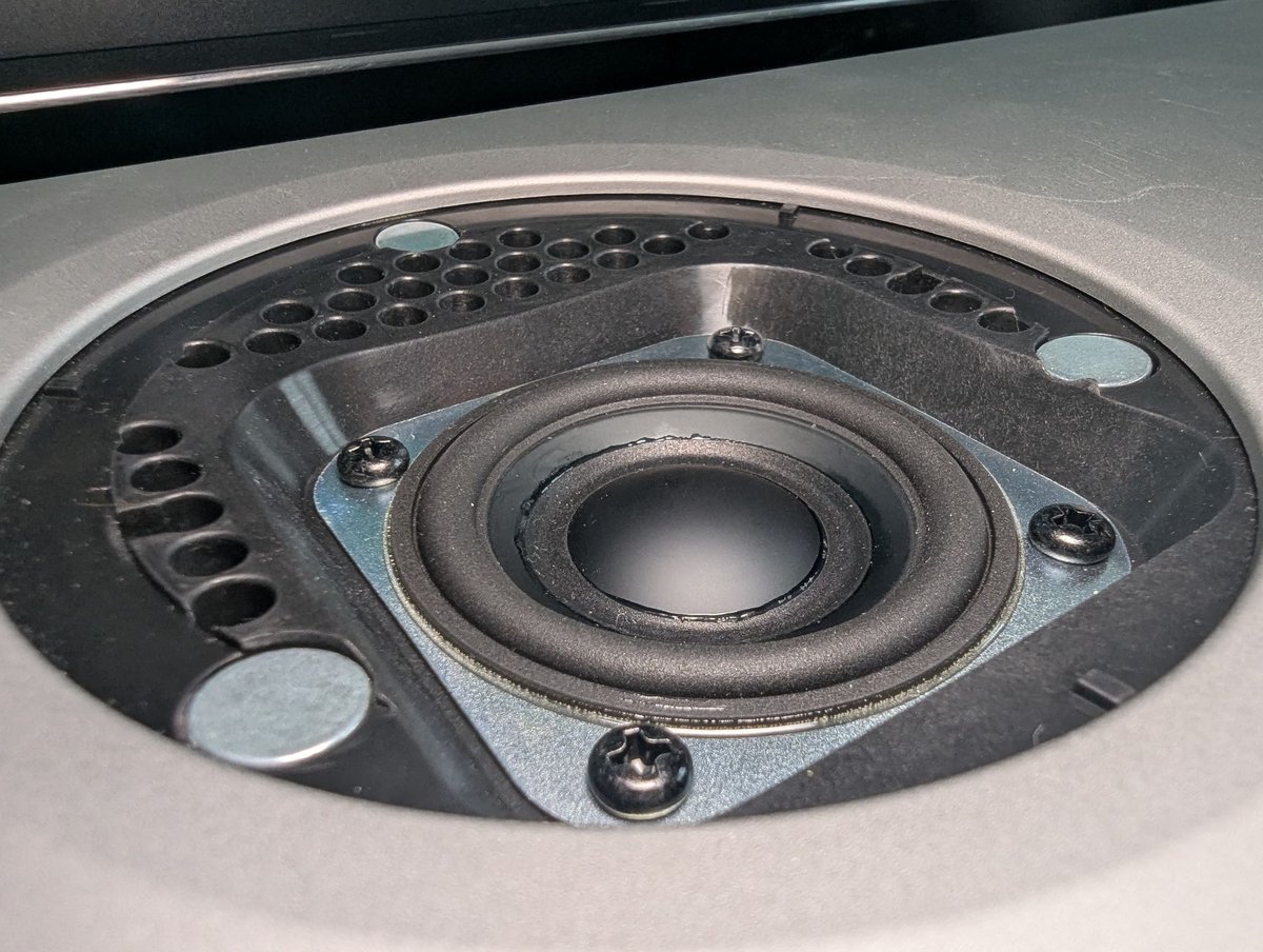 Arme secrète de la XIO, le haut-parleur Uni-Q MX offre un parfait équilibre sonore et une bonne technicité. ©Guillaume Fourcadier