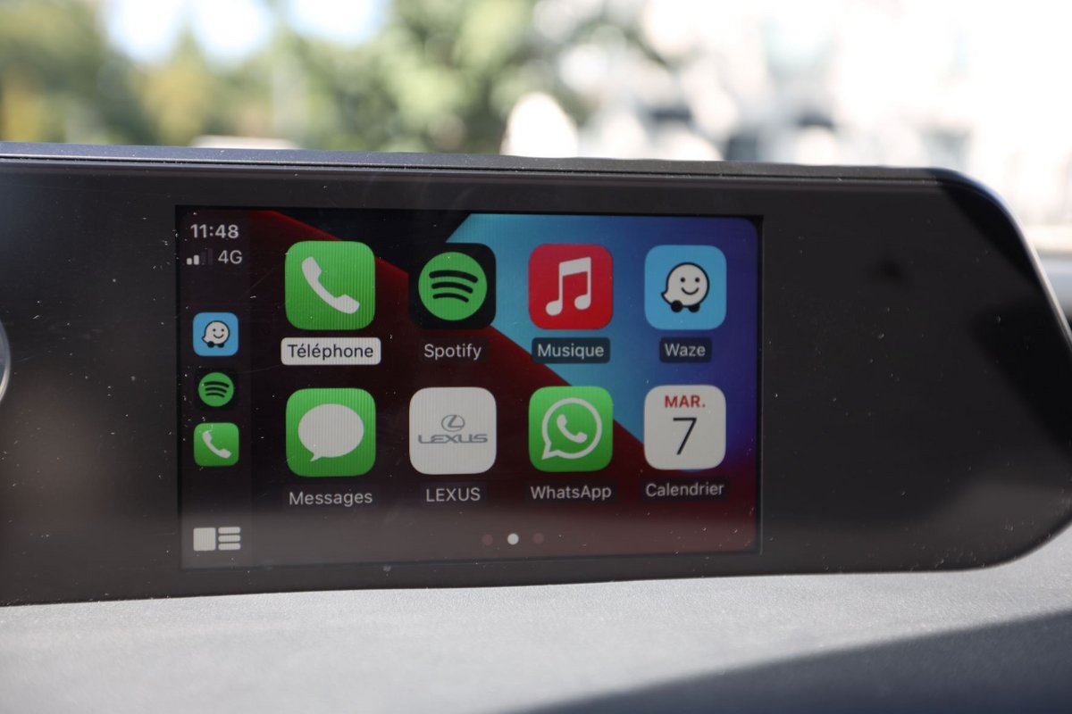 CarPlay sur l'écran d'une voiture © Davy Mawete pour Clubic