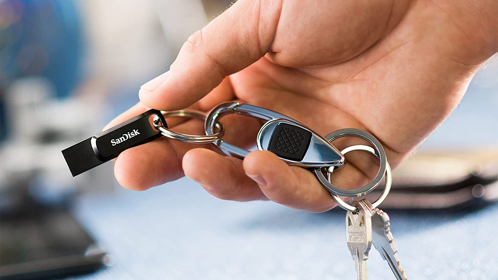 La clé USB double connectique Ultra Dual Drive Go