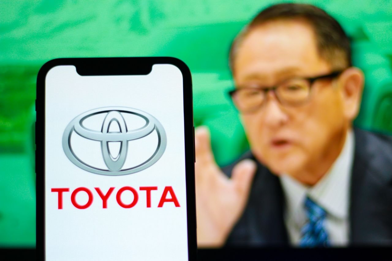 La comparaison d'Akio Toyoda entre les véhicules électriques et thermiques en a fait tousser quelques uns - ©El editorial / Shutterstock