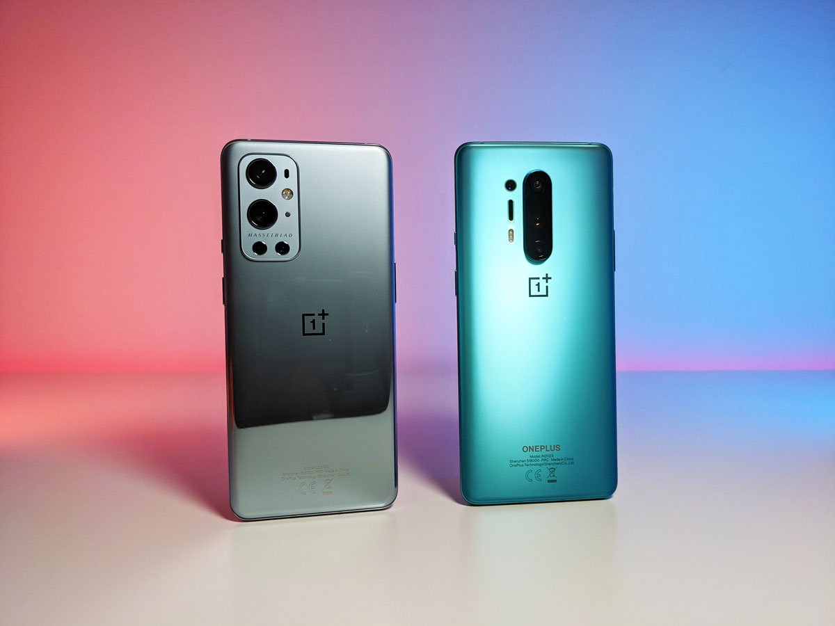 OnePlus 9 Pro à gauche, OnePlus 8 Pro à droite. © Gabriel Manceau pour Clubic