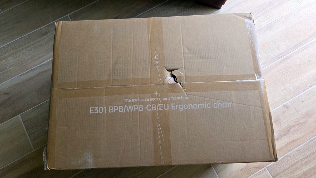 Il n'y paraît pas comme ça, mais le carton est assez énorme ! ©Nerces pour Clubic