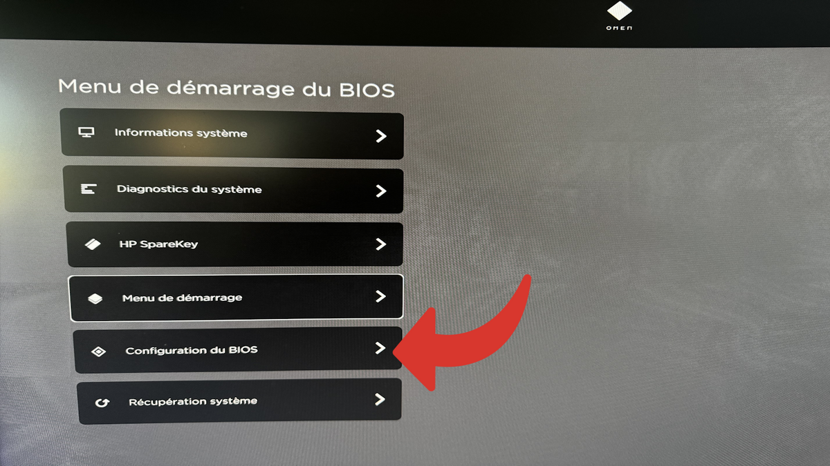 Dans ce cas précis, il faut cliquer sur la configuration du BIOS pour accéder au menu qui nous intéresse ©Benoit Baylé pour Clubic.com