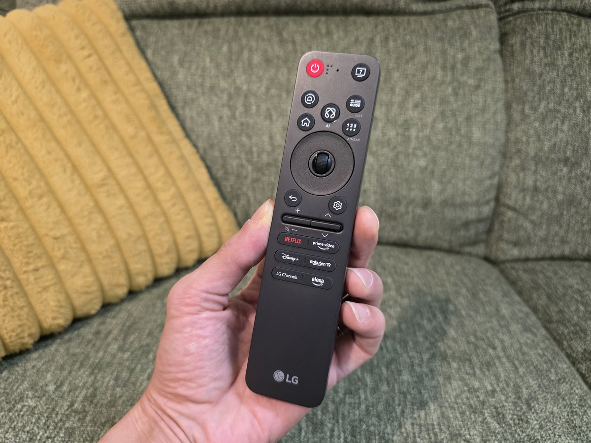 La télécommande du C5 se veut bien plus moderne que la précédente. © Matthieu Legouge