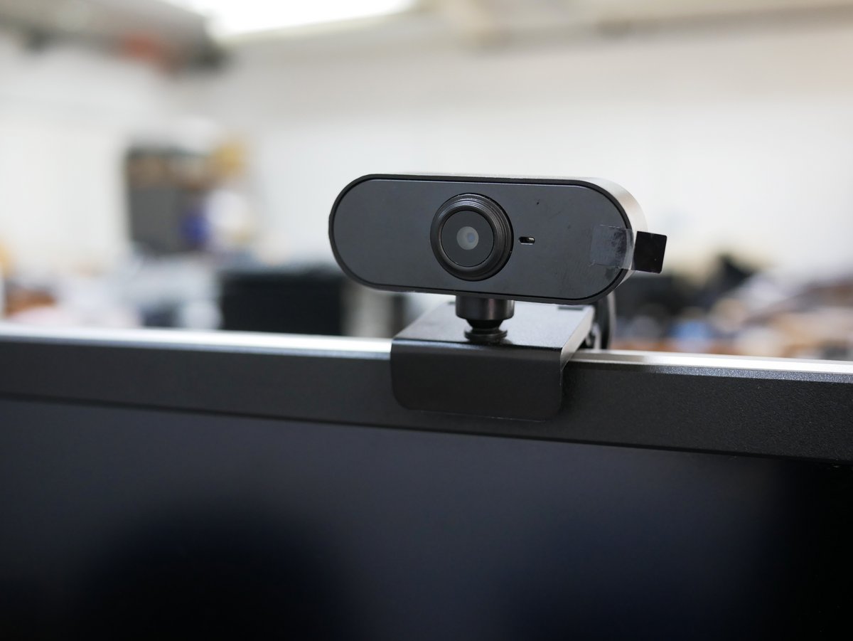 Sans accès physique, ces hackers sont parvenus à reprogrammer des webcams pour les transformer en outil BadUSB. © Chanonnat Srisura / Shutterstock