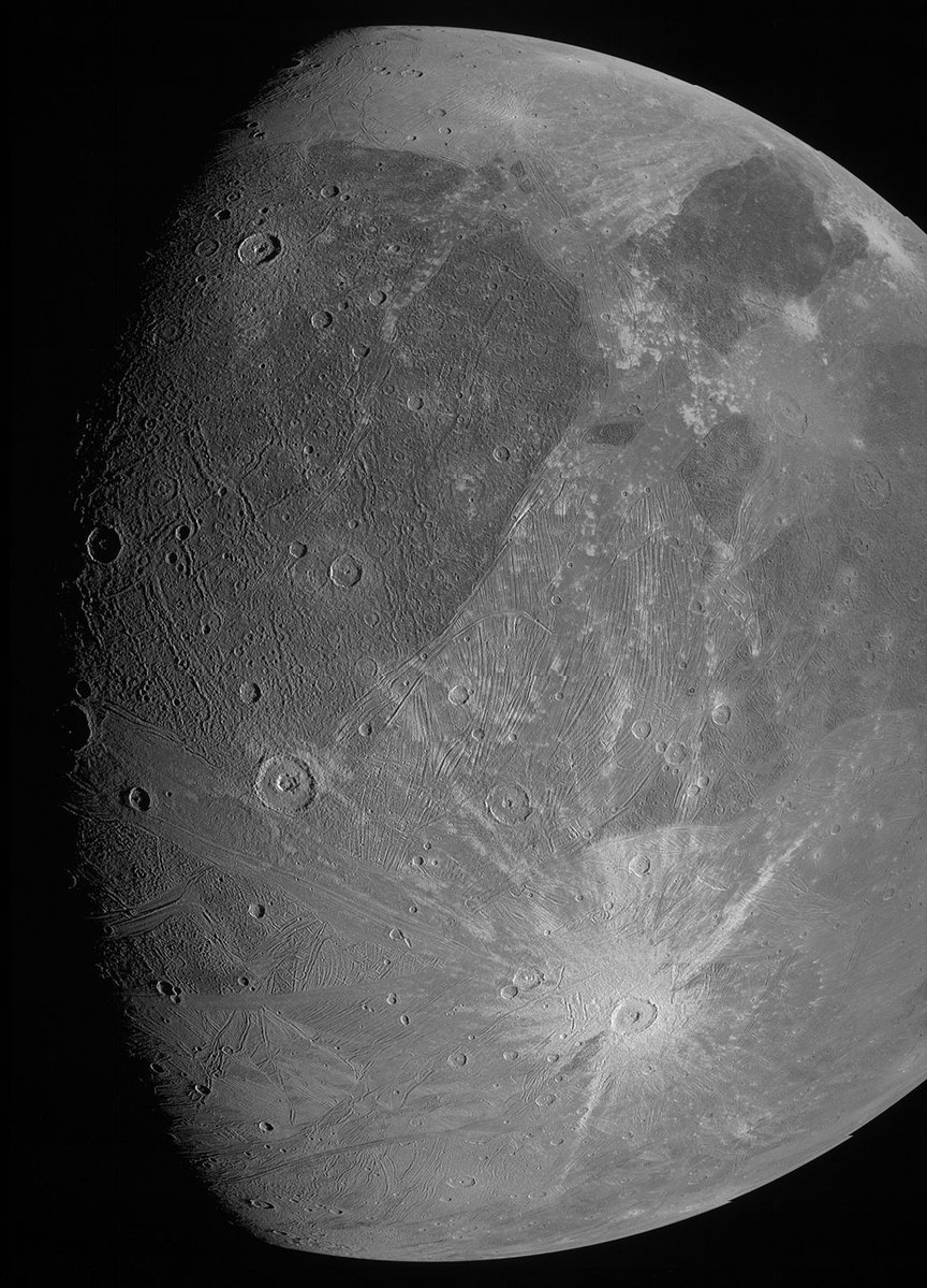 Ganymède vue par la caméra Junocam embarquée sur Juno. Quel spectacle... L'un des plus beaux de l'année ? Crédits NASA