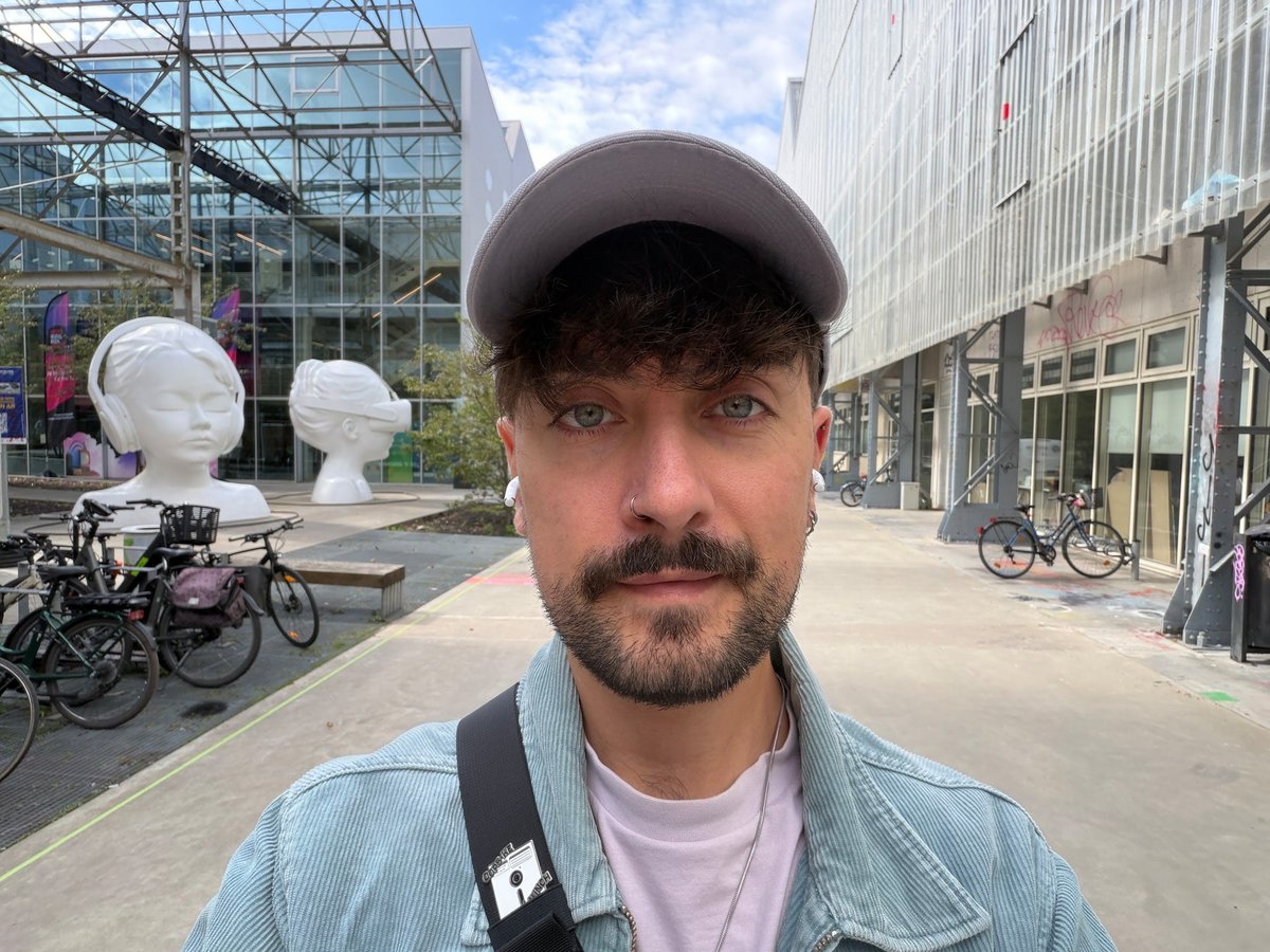 Un selfie pivoté avec la nouvelle caméra avant. © Pierre Crochart pour Clubic.com
