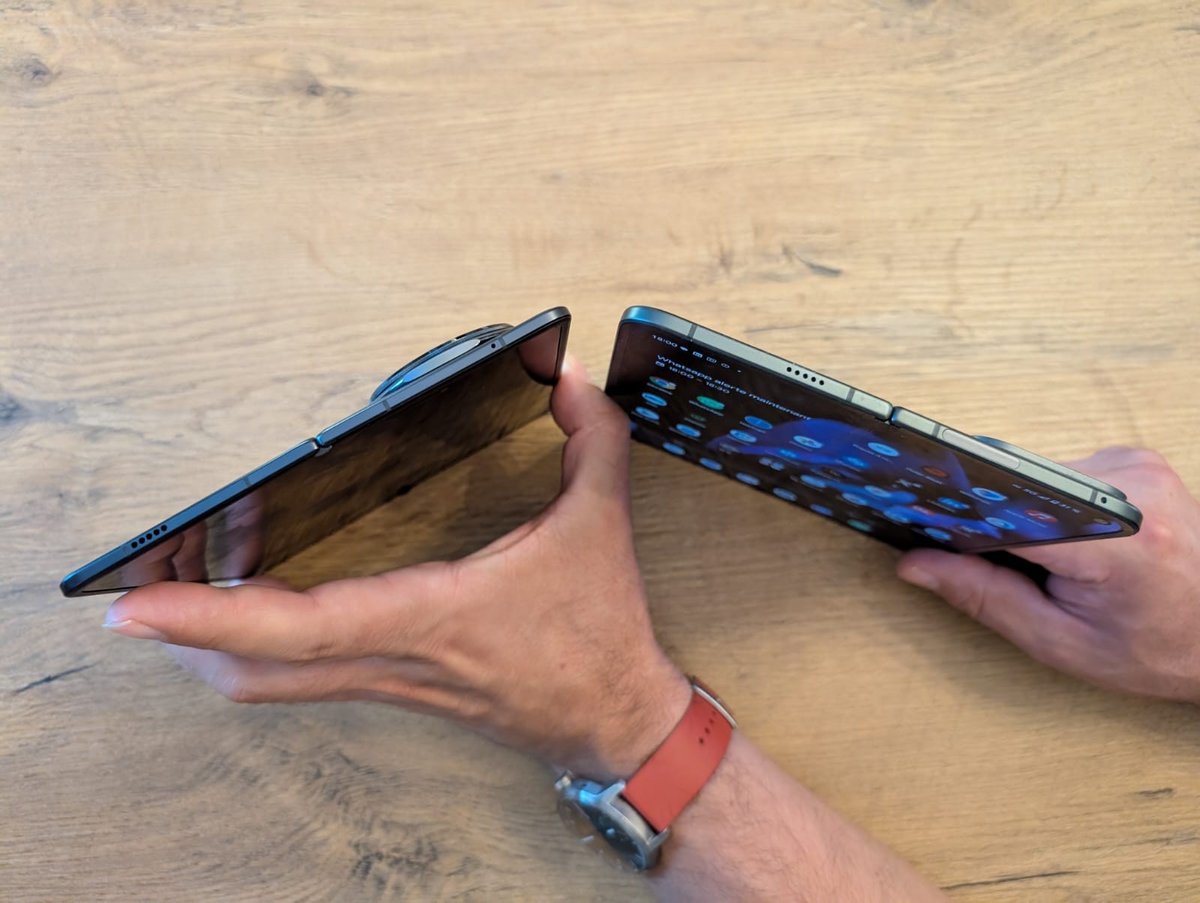 À gauche, le Magic V5. À droite, le Pixel 9 Pro Fold. ©Karyl Ait Kaci Ali et Nicolas Guyot pour Clubic
