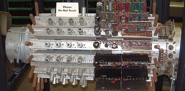 Mémoire à mercure de l'UNIVAC I (1951) © Ed Thelen