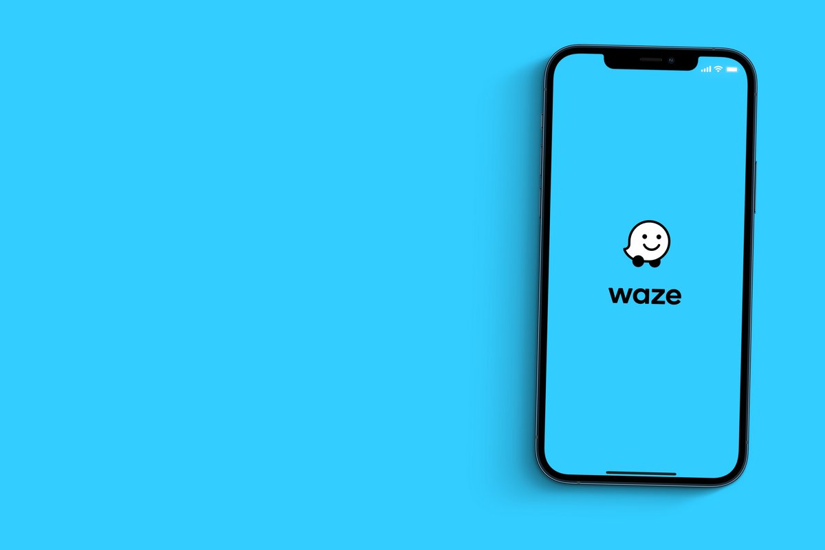  L'aspect communautaire de Waze, déjà fortement développé, gagnera en maturité avec cette update. © Diego Thomazini / Shutterstock