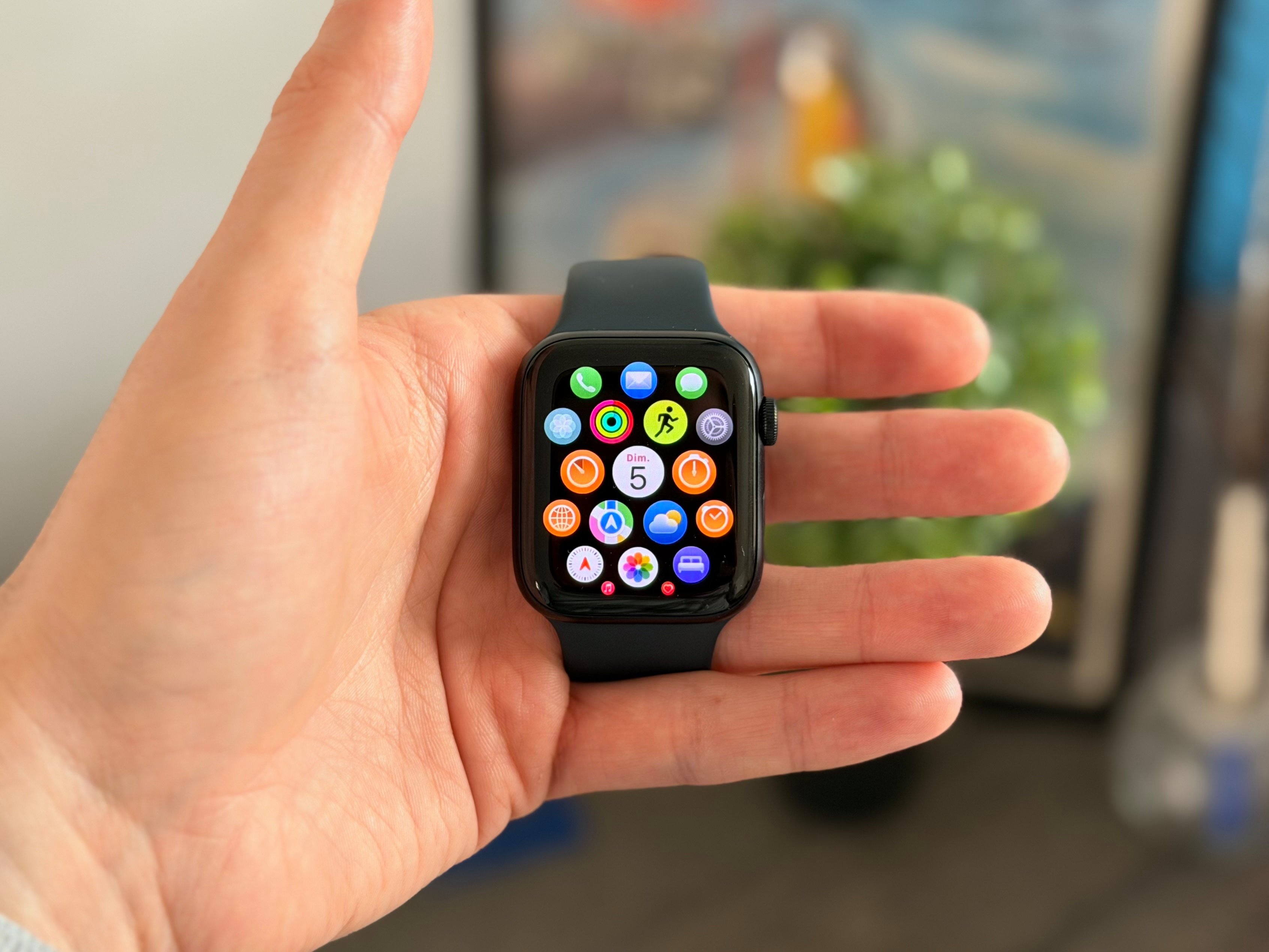 L'Apple Watch va s'enrichir d'une application WhatsApp © Mathieu Grumiaux pour Clubic