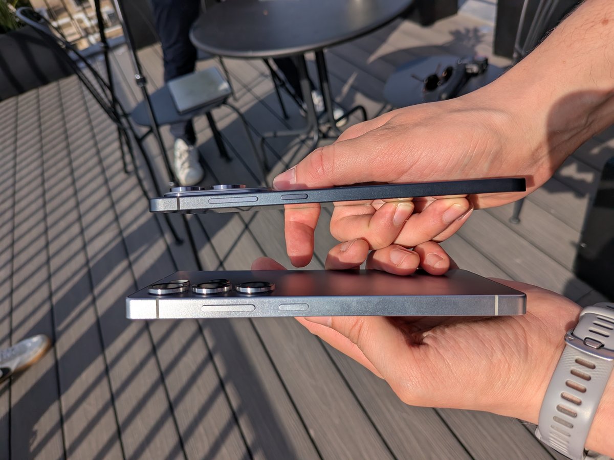 Malgré ses 5,8 mm d'épaisseur, le Samsung Galaxy S25 Edge intègre une batterie de 3900 mAh. © Nicolas Guyot / Clubic