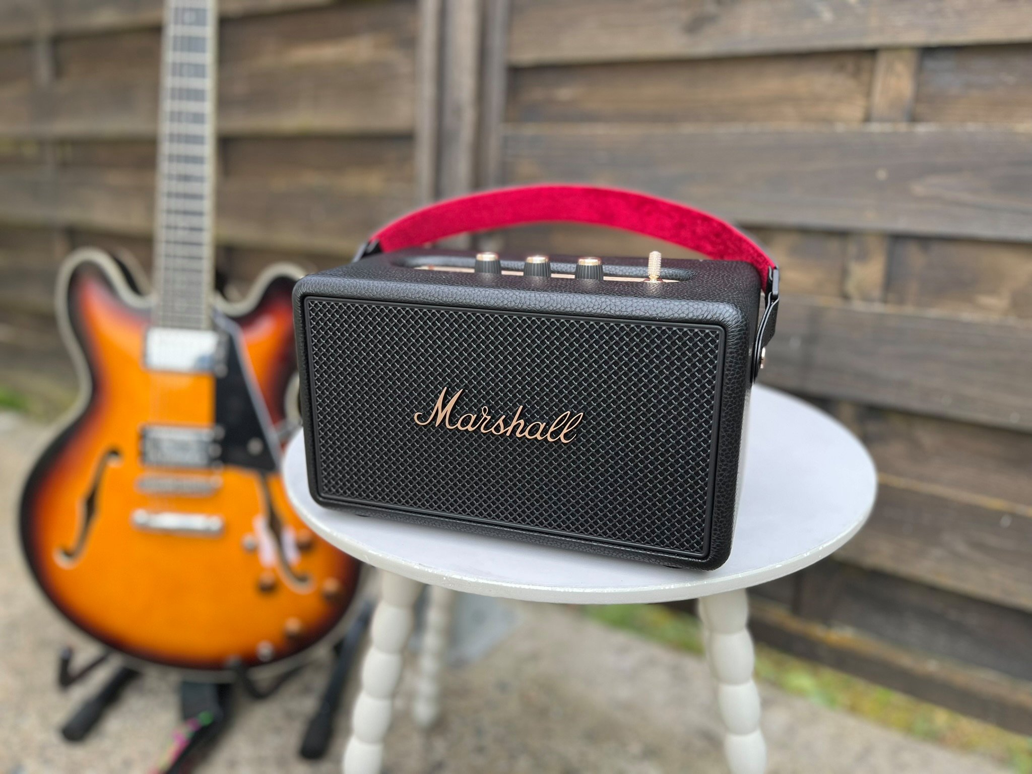 L'enceinte se destine aussi à un usage en extérieur © Vincent Touveneau