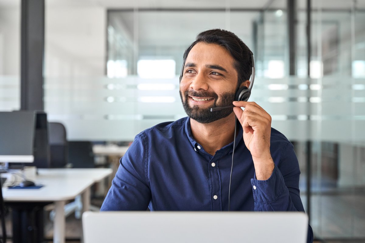 L'entreprise veut tout d'abord gommer les accents indiens et philippins. © insta_photos / Shutterstock